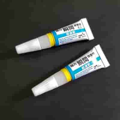 アシストフック作りにおすすめの「強力瞬間接着剤」超速乾タイプ